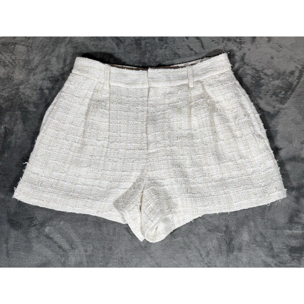 Alice + Olivia Shorts Womens 8 White Boucle Tweed Lined Pleated Hot Pants